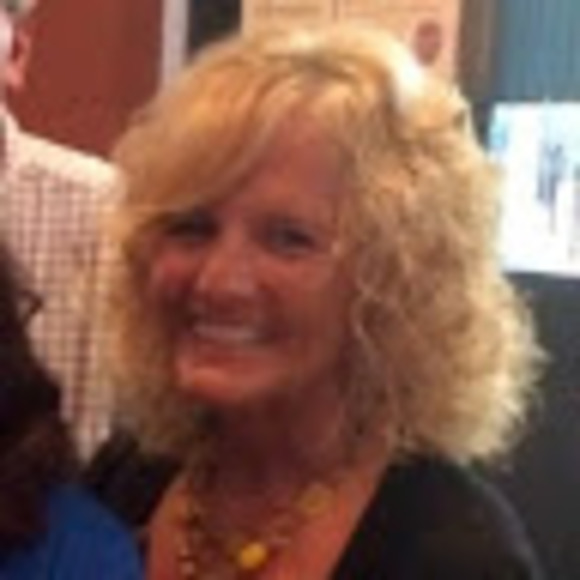 Meet your Posher, Cynthia - Picture 1 of 1